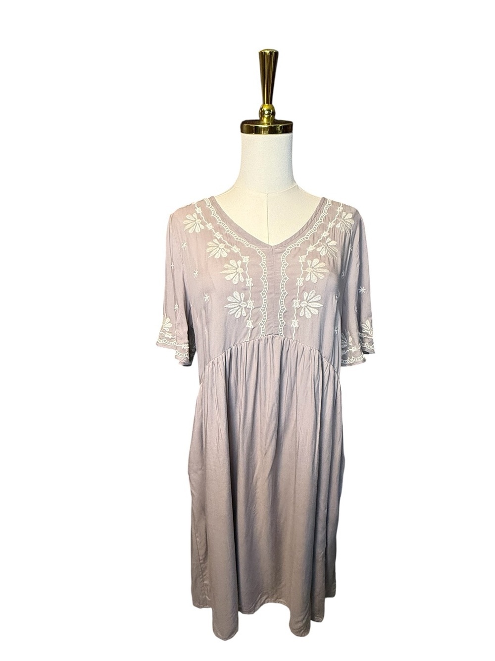 Pinkblush Maternity Gray Lavender Embroidered Maternity Midi Dress Size M
